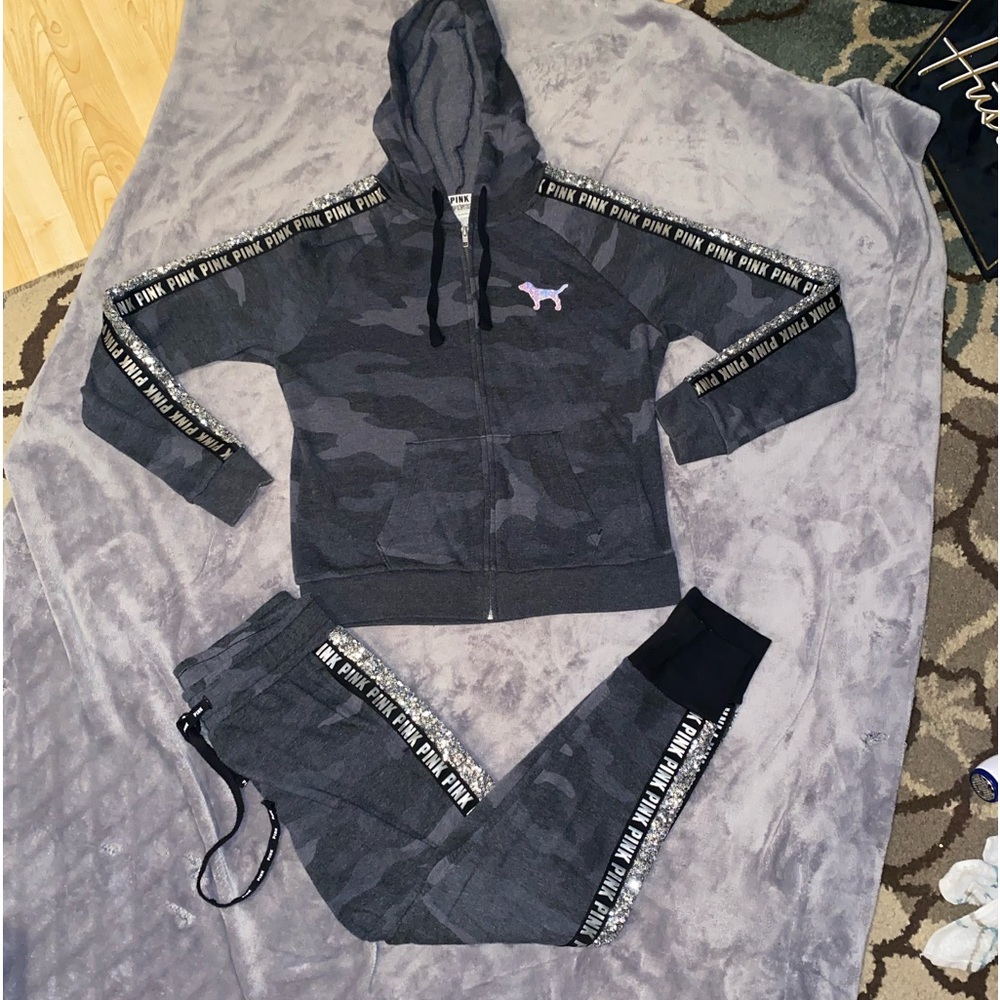 PINK VS |  sweat suit set with sequins - Picture 3 of 11